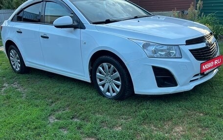 Chevrolet Cruze II, 2013 год, 800 000 рублей, 3 фотография