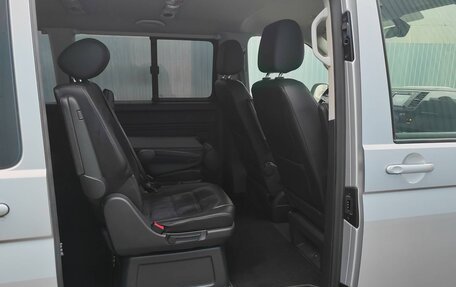 Volkswagen Multivan T6 рестайлинг, 2018 год, 8 000 000 рублей, 3 фотография