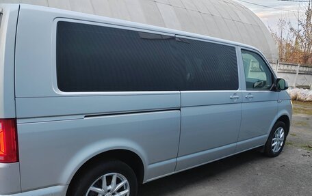 Volkswagen Multivan T6 рестайлинг, 2018 год, 8 000 000 рублей, 6 фотография