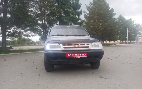 Chevrolet Niva I рестайлинг, 2004 год, 222 000 рублей, 1 фотография