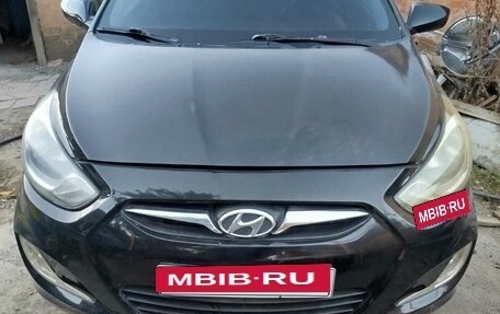Hyundai Solaris II рестайлинг, 2013 год, 670 000 рублей, 3 фотография
