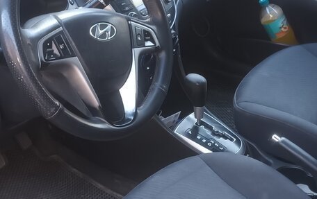 Hyundai Solaris II рестайлинг, 2013 год, 670 000 рублей, 16 фотография