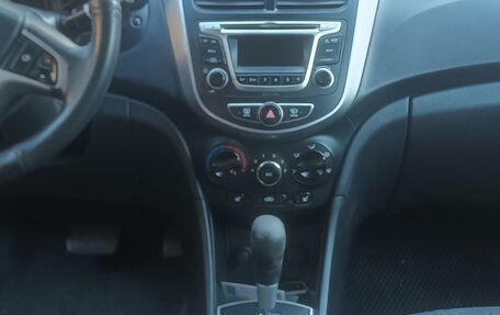 Hyundai Solaris II рестайлинг, 2013 год, 670 000 рублей, 12 фотография
