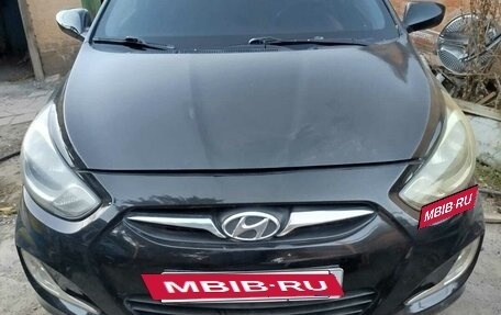 Hyundai Solaris II рестайлинг, 2013 год, 670 000 рублей, 7 фотография