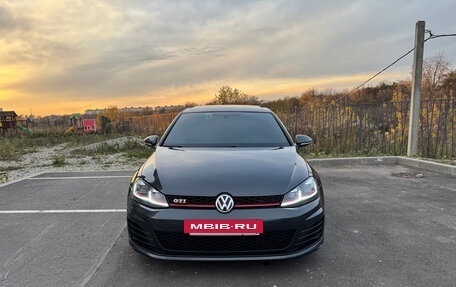 Volkswagen Golf GTI VII, 2016 год, 2 400 000 рублей, 2 фотография