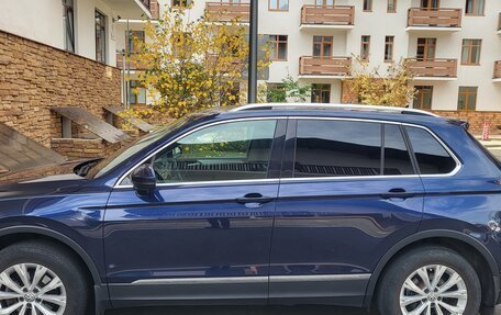 Volkswagen Tiguan II, 2018 год, 1 900 000 рублей, 1 фотография