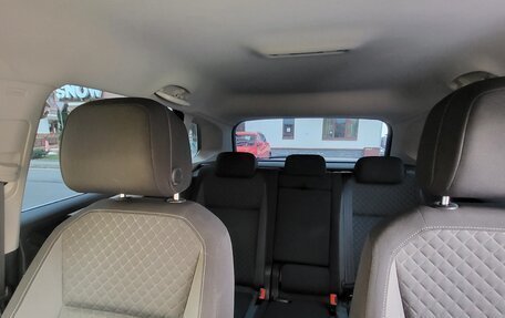 Volkswagen Tiguan II, 2018 год, 1 900 000 рублей, 5 фотография