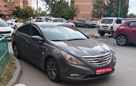 Hyundai Sonata VI, 2010 год, 780 000 рублей, 1 фотография