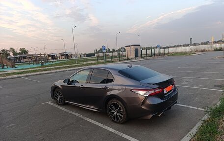 Toyota Camry, 2022 год, 2 800 000 рублей, 5 фотография