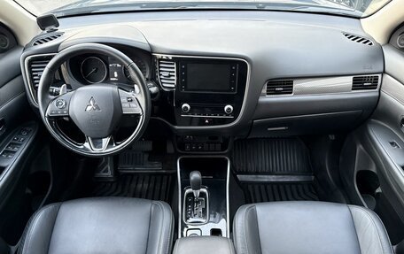 Mitsubishi Outlander III рестайлинг 3, 2021 год, 2 959 000 рублей, 10 фотография