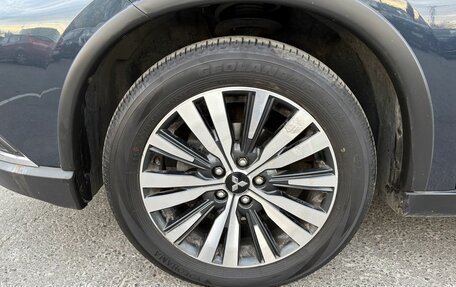 Mitsubishi Outlander III рестайлинг 3, 2021 год, 2 959 000 рублей, 12 фотография