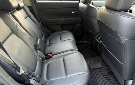 Mitsubishi Outlander III рестайлинг 3, 2021 год, 2 959 000 рублей, 11 фотография