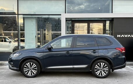 Mitsubishi Outlander III рестайлинг 3, 2021 год, 2 959 000 рублей, 8 фотография