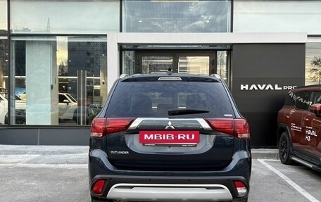 Mitsubishi Outlander III рестайлинг 3, 2021 год, 2 959 000 рублей, 6 фотография
