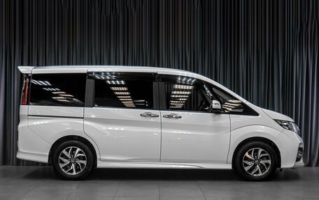 Honda Stepwgn IV рестайлинг, 2015 год, 1 989 000 рублей, 5 фотография