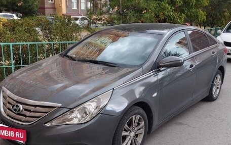 Hyundai Sonata VI, 2010 год, 780 000 рублей, 2 фотография