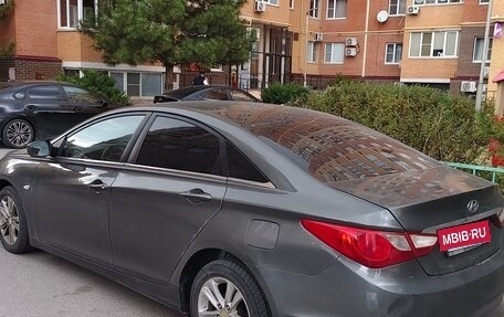 Hyundai Sonata VI, 2010 год, 780 000 рублей, 3 фотография