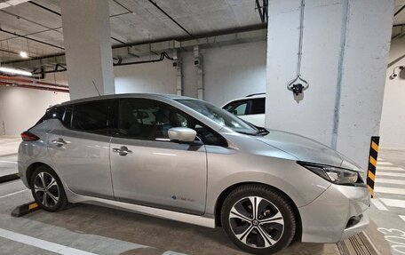 Nissan Leaf II, 2018 год, 2 500 000 рублей, 2 фотография