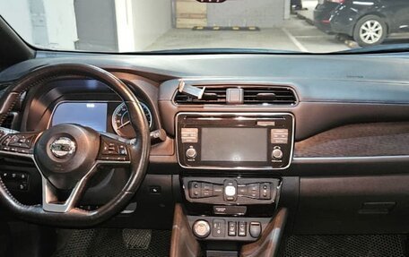 Nissan Leaf II, 2018 год, 2 500 000 рублей, 6 фотография