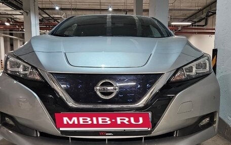 Nissan Leaf II, 2018 год, 2 500 000 рублей, 10 фотография