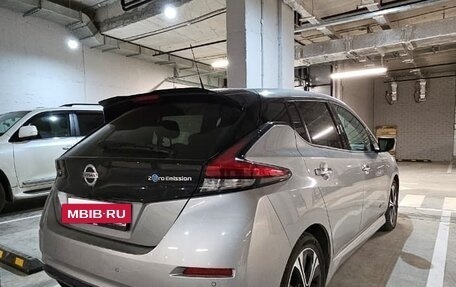 Nissan Leaf II, 2018 год, 2 500 000 рублей, 5 фотография