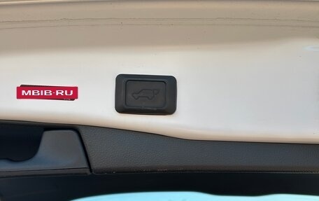 Toyota RAV4, 2020 год, 3 450 000 рублей, 10 фотография