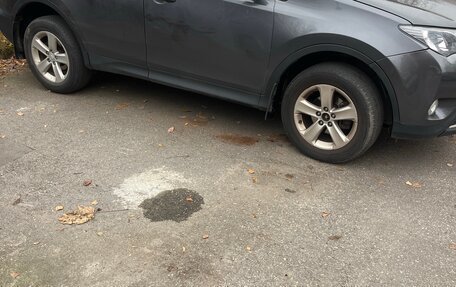 Toyota RAV4, 2013 год, 1 365 000 рублей, 3 фотография