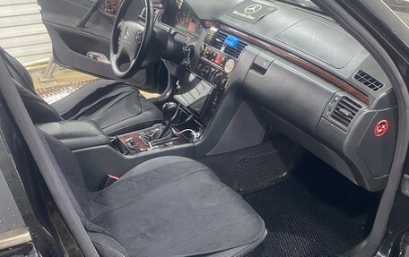 Mercedes-Benz E-Класс, 2000 год, 480 000 рублей, 10 фотография