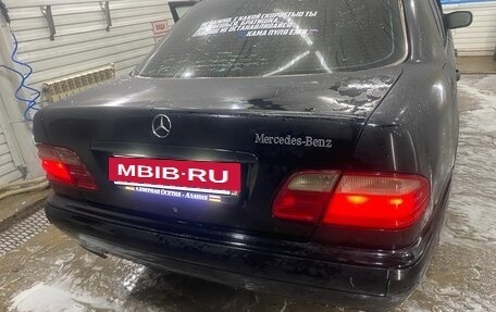 Mercedes-Benz E-Класс, 2000 год, 480 000 рублей, 8 фотография