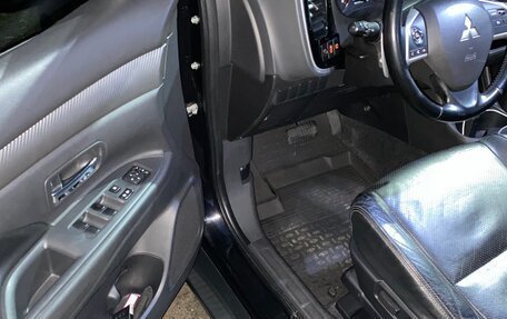 Mitsubishi Outlander III рестайлинг 3, 2012 год, 1 250 000 рублей, 2 фотография