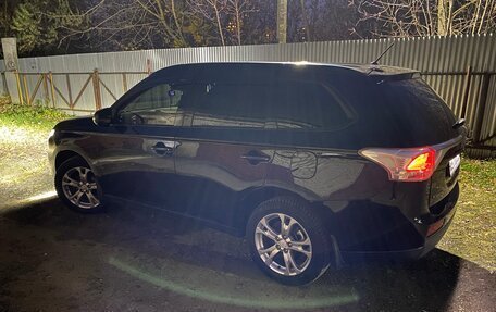 Mitsubishi Outlander III рестайлинг 3, 2012 год, 1 250 000 рублей, 11 фотография