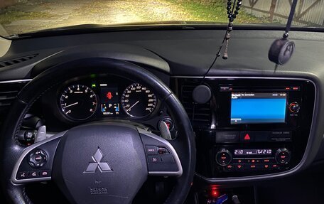 Mitsubishi Outlander III рестайлинг 3, 2012 год, 1 250 000 рублей, 8 фотография