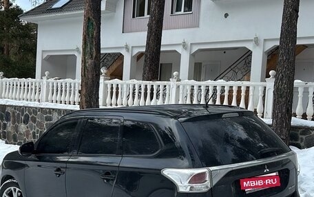Mitsubishi Outlander III рестайлинг 3, 2012 год, 1 250 000 рублей, 19 фотография