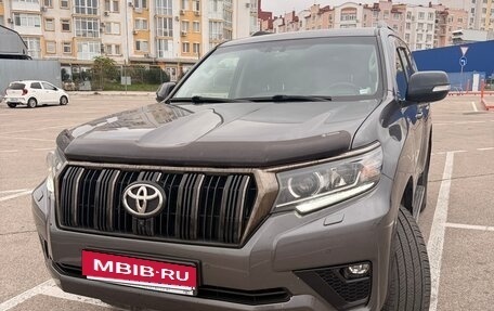 Toyota Land Cruiser Prado 150 рестайлинг, 2021 год, 6 500 000 рублей, 3 фотография
