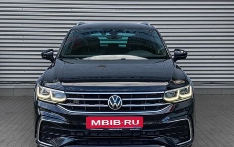 Volkswagen Tiguan II, 2021 год, 3 550 000 рублей, 2 фотография