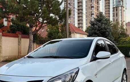 Hyundai Solaris II рестайлинг, 2016 год, 1 100 000 рублей, 1 фотография
