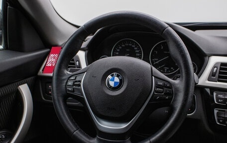 BMW 3 серия, 2018 год, 1 950 000 рублей, 15 фотография