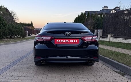 Toyota Camry, 2021 год, 3 300 000 рублей, 4 фотография