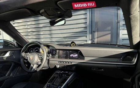 Porsche 911, 2023 год, 29 800 000 рублей, 13 фотография