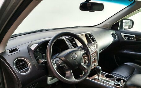 Nissan Pathfinder, 2015 год, 1 800 000 рублей, 14 фотография
