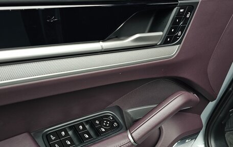 Porsche Cayenne III, 2024 год, 15 620 000 рублей, 15 фотография