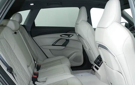 Audi Q5, 2025 год, 6 000 000 рублей, 9 фотография