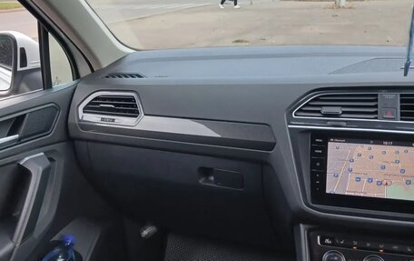 Volkswagen Tiguan II, 2019 год, 2 389 000 рублей, 6 фотография
