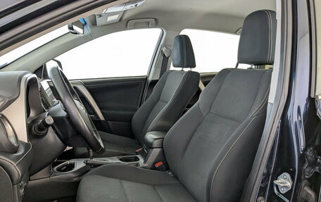 Toyota RAV4, 2018 год, 1 990 000 рублей, 19 фотография