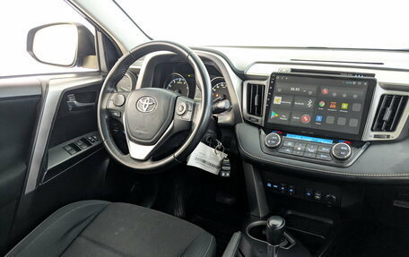 Toyota RAV4, 2018 год, 1 990 000 рублей, 27 фотография