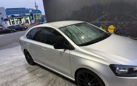 Volkswagen Polo VI (EU Market), 2011 год, 950 000 рублей, 1 фотография