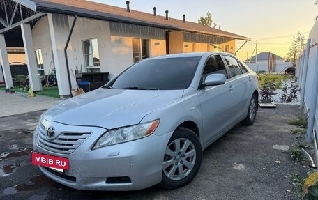 Toyota Camry, 2008 год, 880 000 рублей, 2 фотография