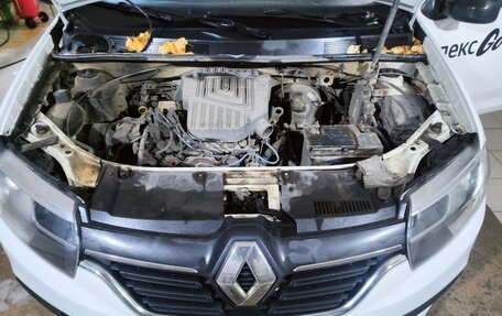 Renault Logan II, 2018 год, 270 000 рублей, 10 фотография