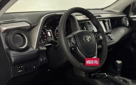 Toyota RAV4, 2019 год, 2 249 000 рублей, 13 фотография
