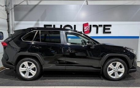 Toyota RAV4, 2020 год, 3 689 000 рублей, 3 фотография
